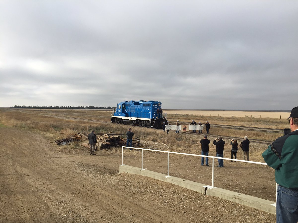 Drew__Barnes's tweet image. Great to see 40 Mile Rail Today! Over 100 shareholders. Evidence of the power of rural Albertans working together. Congrats! #wrp #medhat