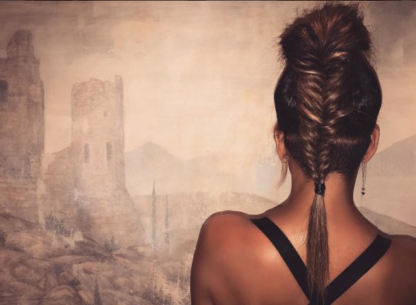 maneaddicts_'s tweet photo. @halleberry's fishtail braid had us like 😱😍: https://t.co/9LlDkLrpMl @HairByCastillo https://t.co/9q4wFYn7wV
