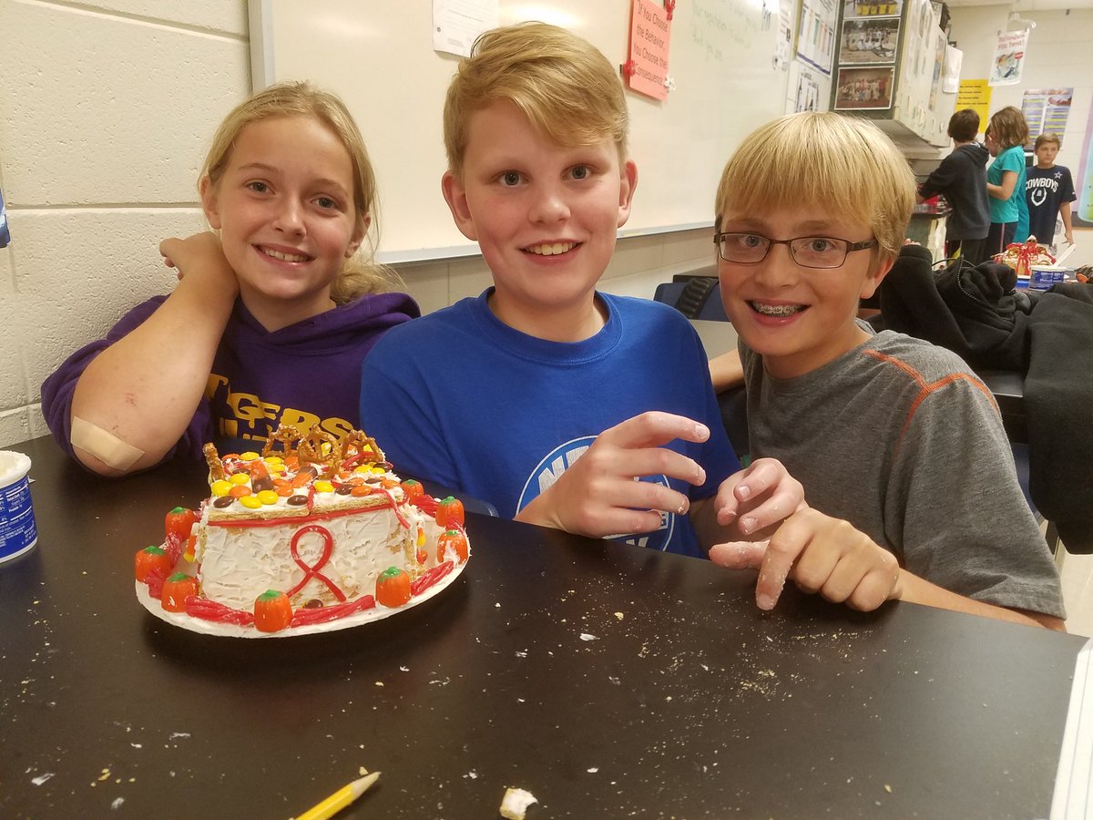 TigerMath6's tweet photo. 6th STEM: Design Challenge-Haunted Gingerbread Creation #stemexcellence @smstigers1 @drlmihrig @TigerScience6 @belinblank https://t.co/SYBn1jGfKX