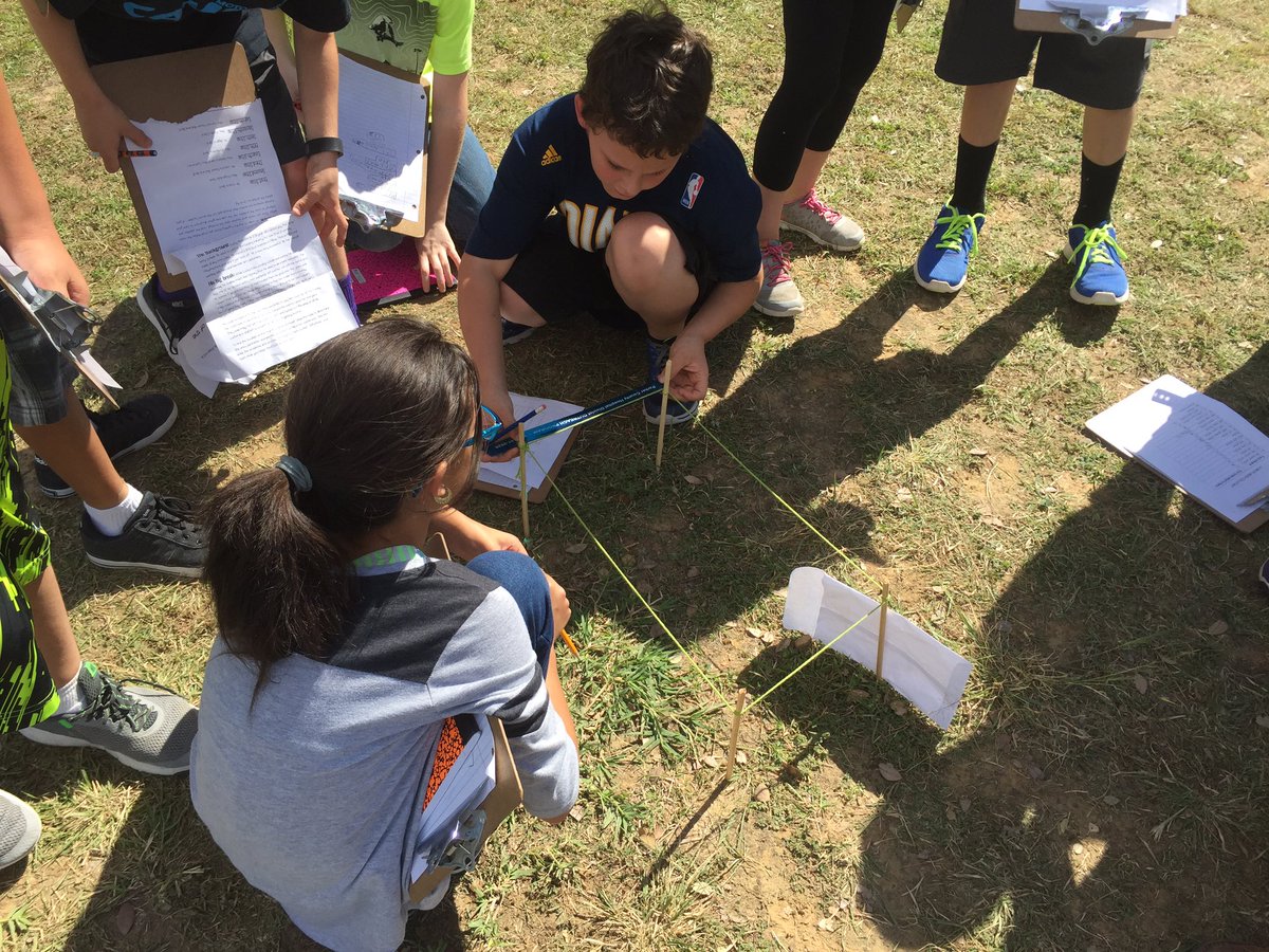 MillsapEL's tweet photo. Mr. Abbott taking problem based learning outdoors. Kids are loving math! @MillsapEL https://t.co/mlgSAIRli6