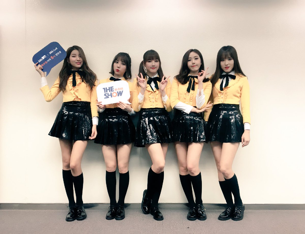GFRDofficials's tweet photo. [sbsmtvtheshow] 더쇼의 영원한 여자친구도 부산에 상륙! 했습니다💕 병아리처럼 귀여움 가득한 #여자친구 오늘 레전드송만 준비했다고 합니다 기대 많이 해주세요 #더쇼 #THESHOW #THESHOW韩秀榜 https://t.co/KOymm3B43E