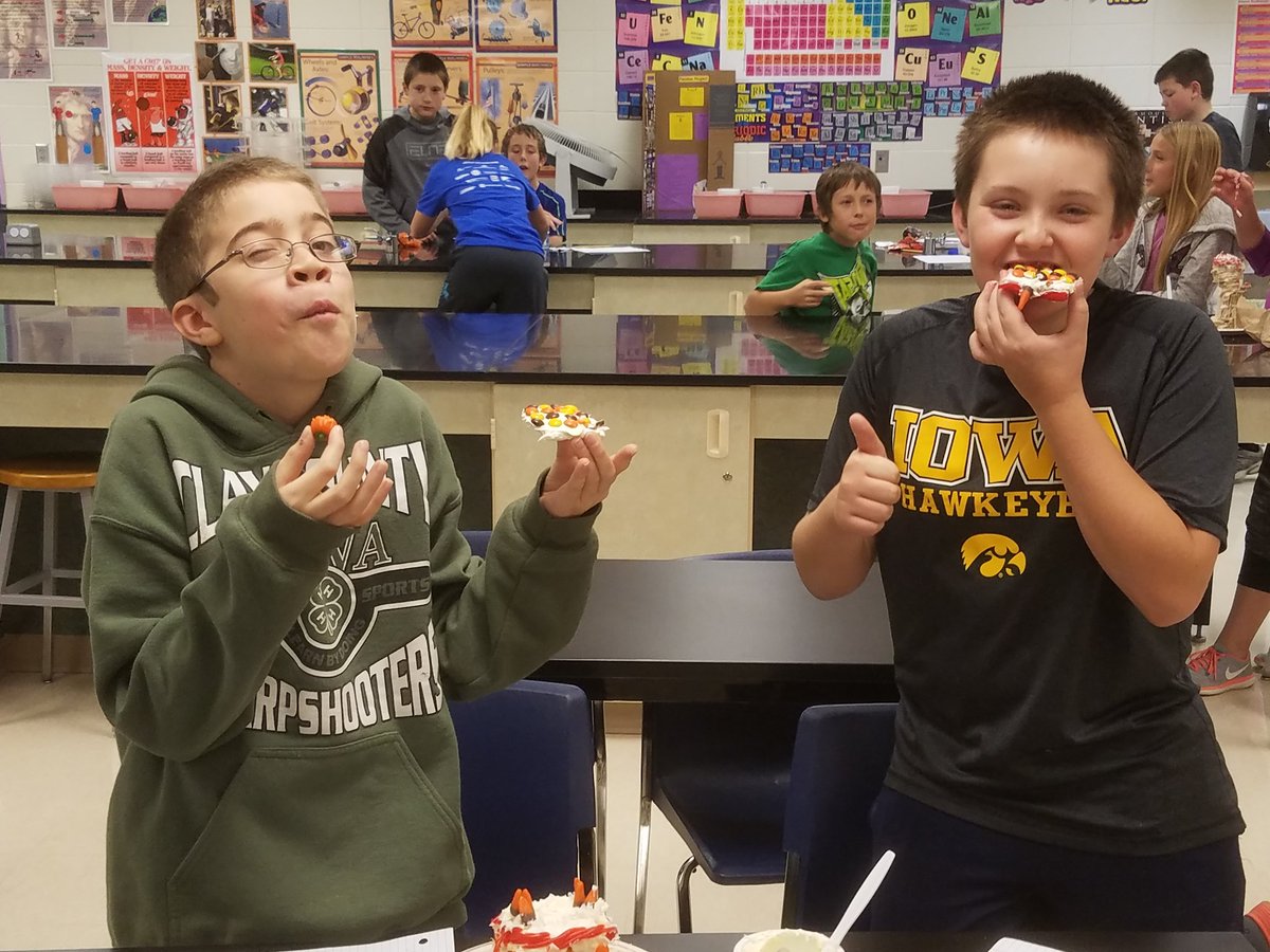TigerMath6's tweet photo. 6th STEM: Design Challenge-Haunted Gingerbread Creation consumption  #stemexcellence @smstigers1 @drlmihrig @TigerScience6 @belinblank https://t.co/Z4ao7Q50E0