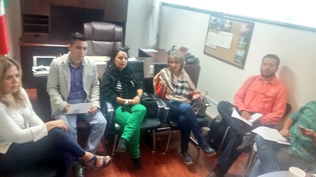LGBT_ver's tweet photo. En #SECTURVeracruz se reúne el Club de Producto #LGBTVeracruz, para desarrollar productos turísticos para el sector.
#TurismoIncluyente https://t.co/qgba0RUqAy