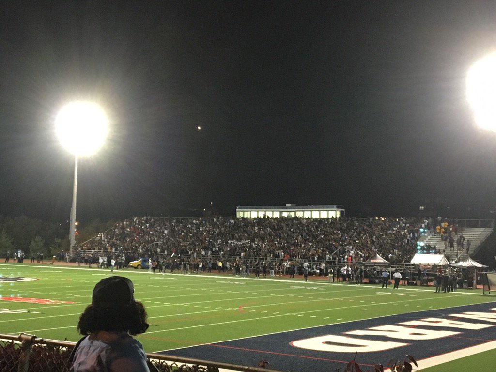 At the <a href="/HowardU/">Howard University</a> Homecoming pep rally. National Anthem. No need to kneel. It's "Lift Every Voice and Sing." #FistsUp
