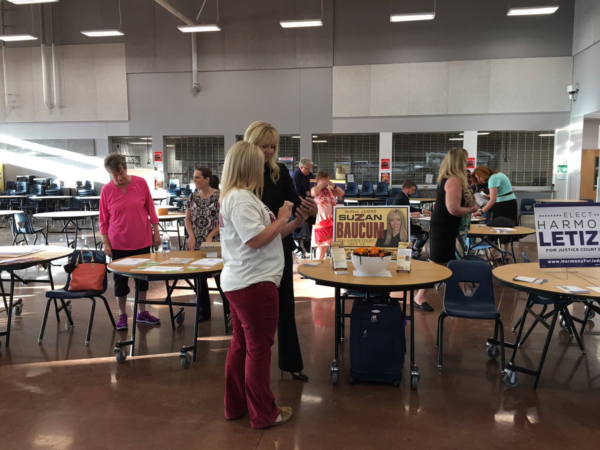 SWCTACandidate's tweet photo. Everyone's starting to arrive! #SWCTACandidateNight https://t.co/1wAf1jEVK7