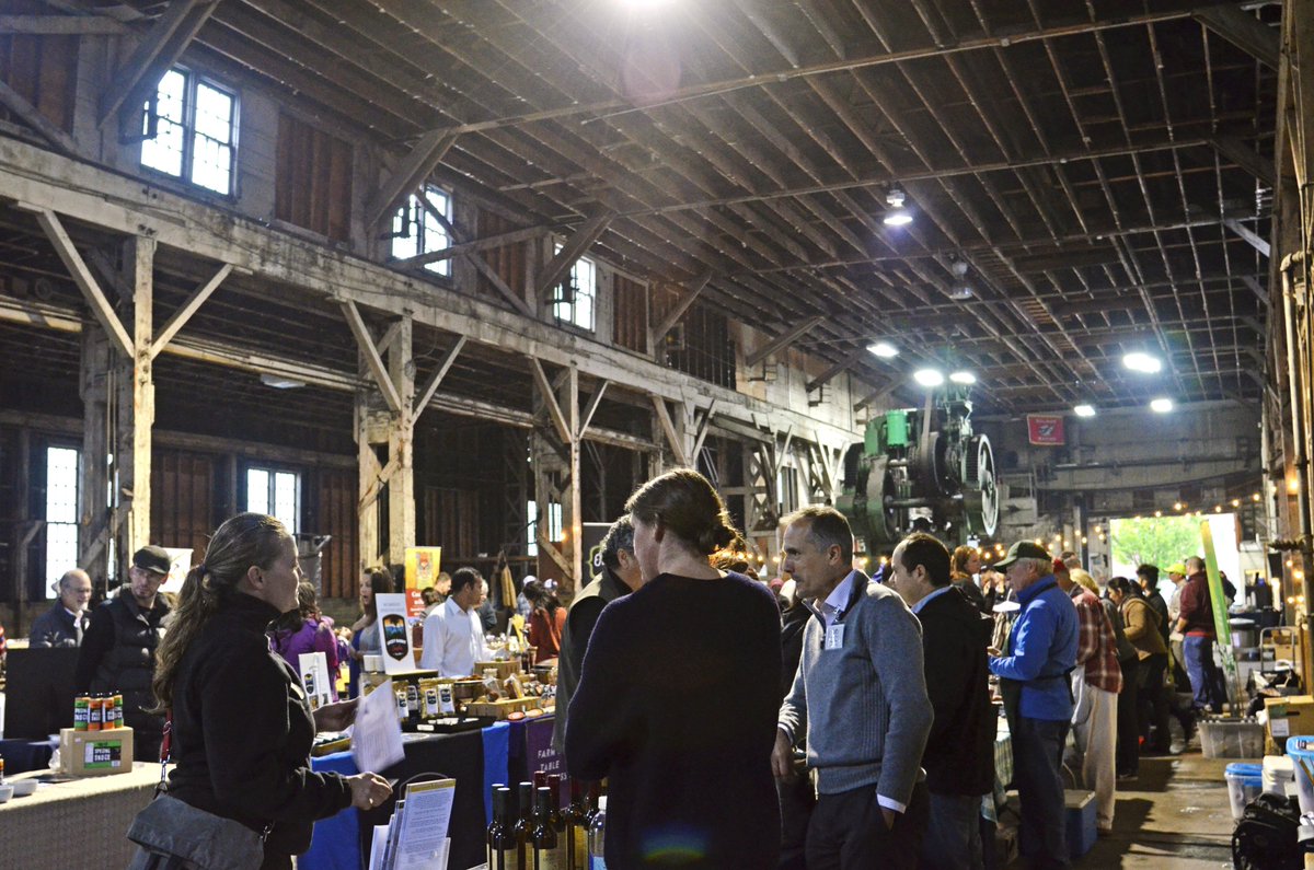 StaceySobell's tweet image. #Localfood sales to #institutions will transform our #foodsystem. Thanks to the buyers &amp;amp; vendors who joined us at #LOCALLINK16 @nwfoodbuyers