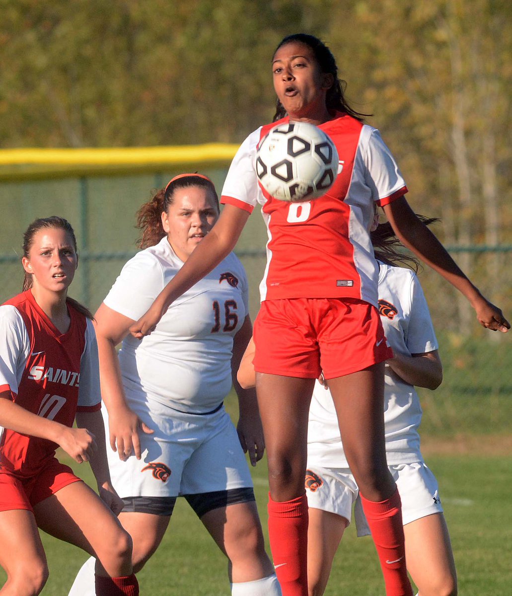 jshishmanianNB's tweet photo. GALLERY #PlainfieldHigh beats #StBernard 4-1 in girls soccer https://t.co/qxBWFBmslR @mallardNB @jshishmanianNB @NorwichBulletin #ctgsocc https://t.co/wjbh2Dt1gx