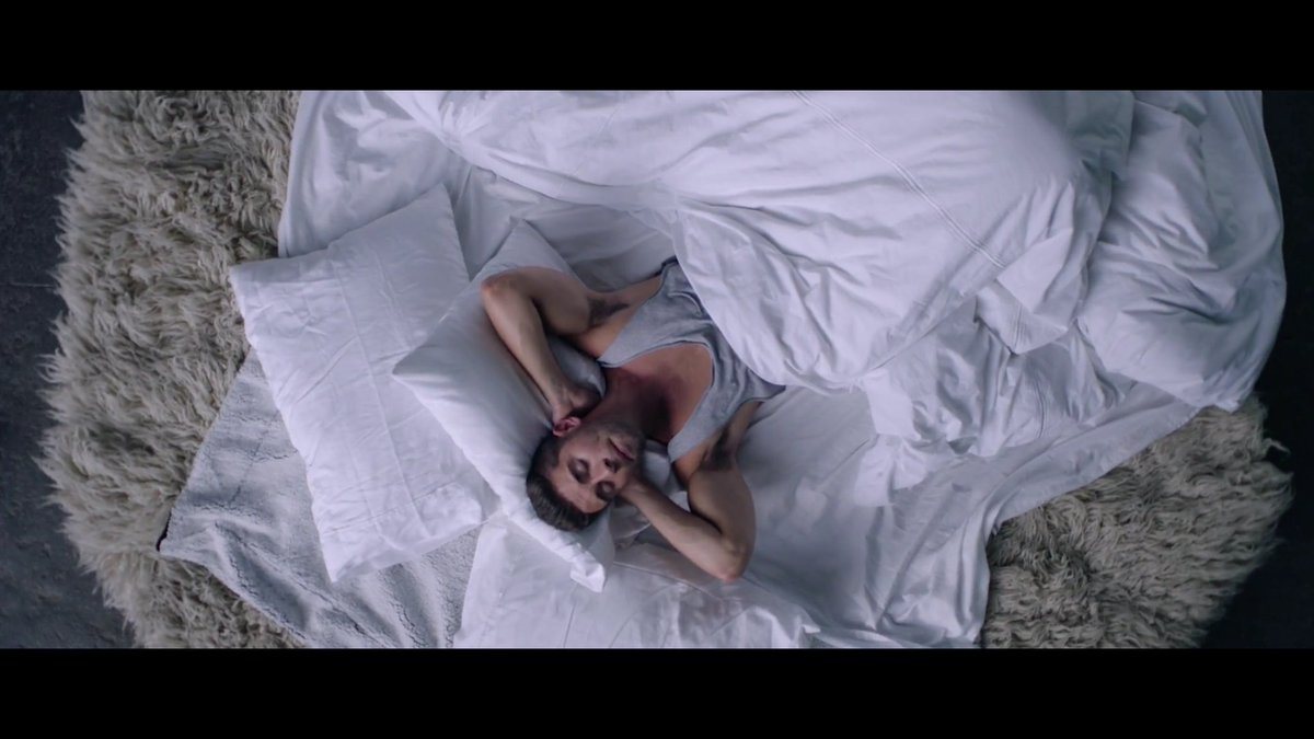 SCHNACKYLACEY22's tweet photo. @jakemiller Probably my favorite part!! #OvernightVideo 👌😍🙌💗 https://t.co/9XNy6EY3rA