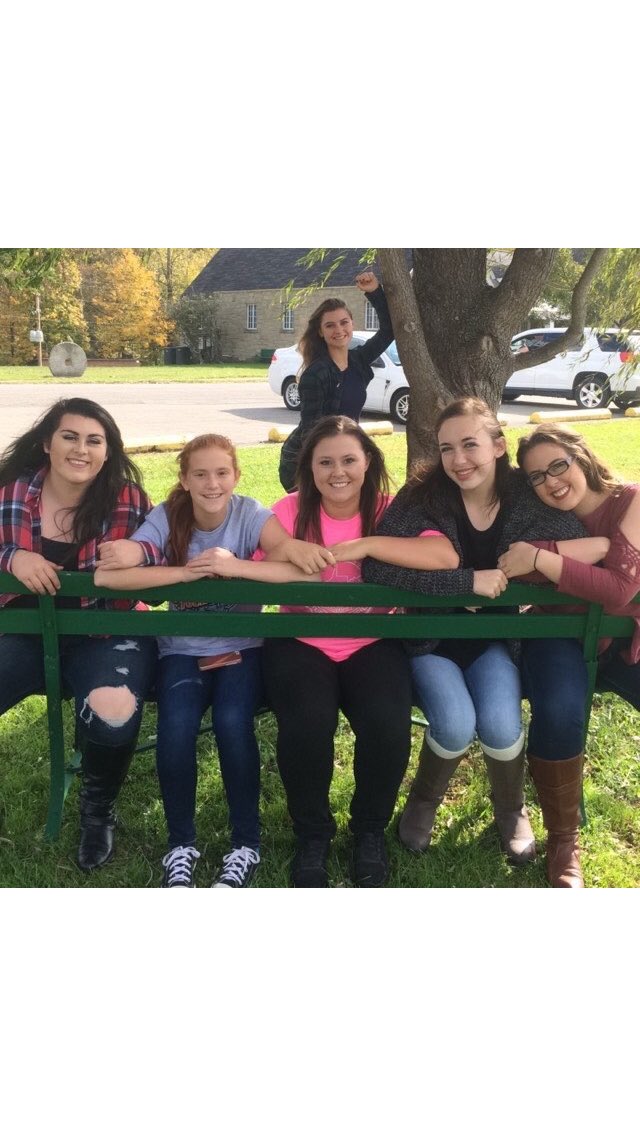 sidneyyhacker's tweet photo. Had a blast at #fallcon16 with @McPhersonEmily @____mary12 @hey_lee3 @Sara_Renee34 @sophiashank22 and so many others๐ฒ๐ฝโค๏ธ https://t.co/CE7HqsQRoC
