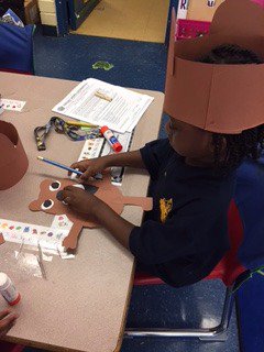 Livingston_sp's tweet photo. Retelling + Sequencing + Art Intergration = Star Learning! #DTOROCKS @principallearns @DuvalSchools https://t.co/BVaGrPdNK8