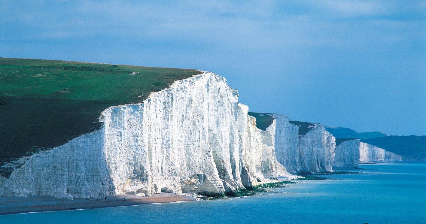 アルビオン Albion 公式 おはようございます 今日は 海外旅行の日 遠 10 くへ行く 19 の語呂合わせだそうですよ 私の夢は いつか社名の由来になったグレートブリテン島の南部海岸からドーバー海峡の美しく白い断崖を眺めること Gt