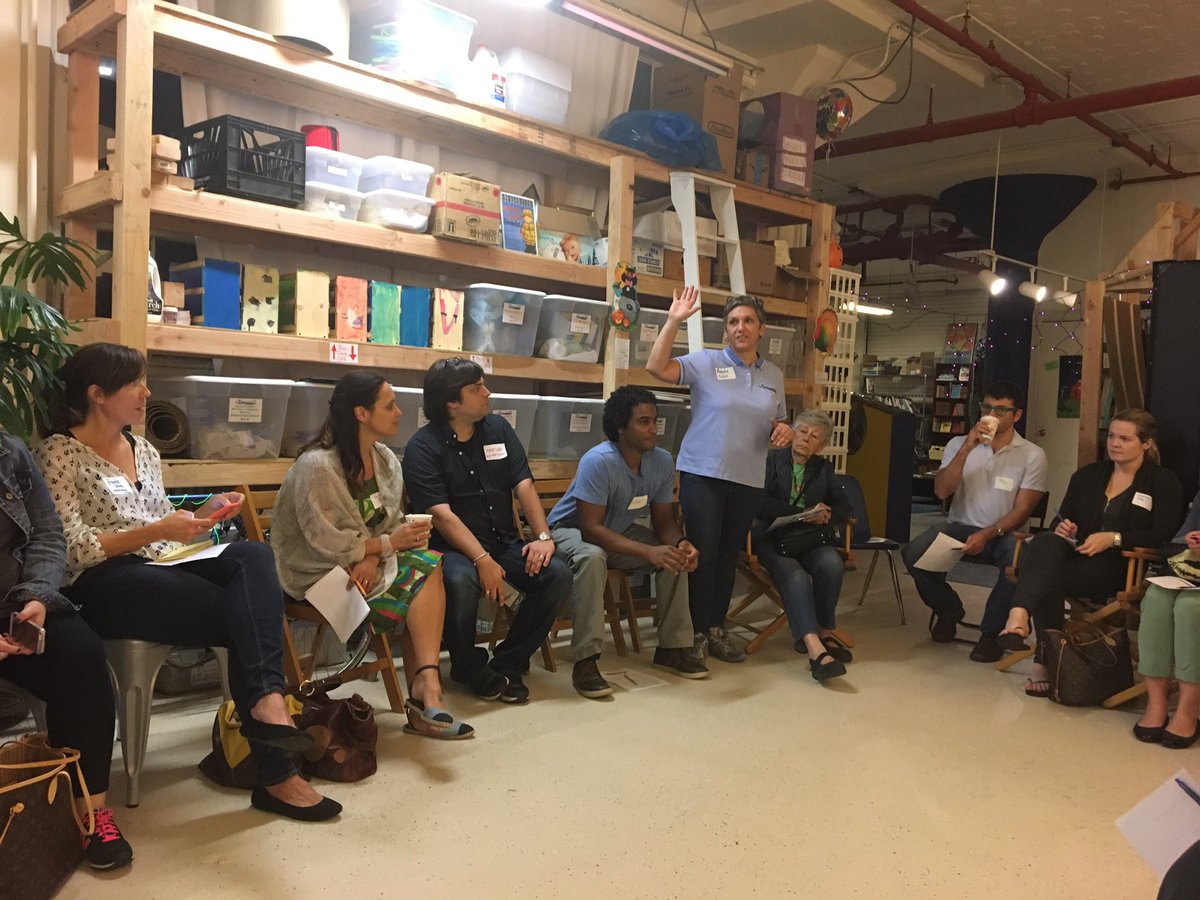 ceeliahsays's tweet photo. Adele of @CuriousonHudson kicking off a great #WCSteamMeetup https://t.co/lRRV1w7f6p