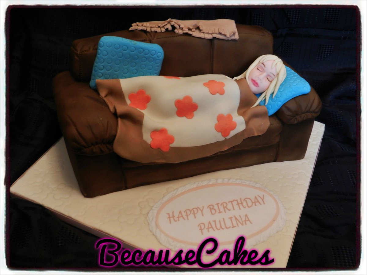 AmandaAnnGraham's tweet photo. #sleepingbeauty #replicacake #sofacake #shelovessleeping #bespokecake #cakedesign #cakeday #30thbirthday #edibleart #sugarcraft #sweetdreams https://t.co/JxBpmRGz2r