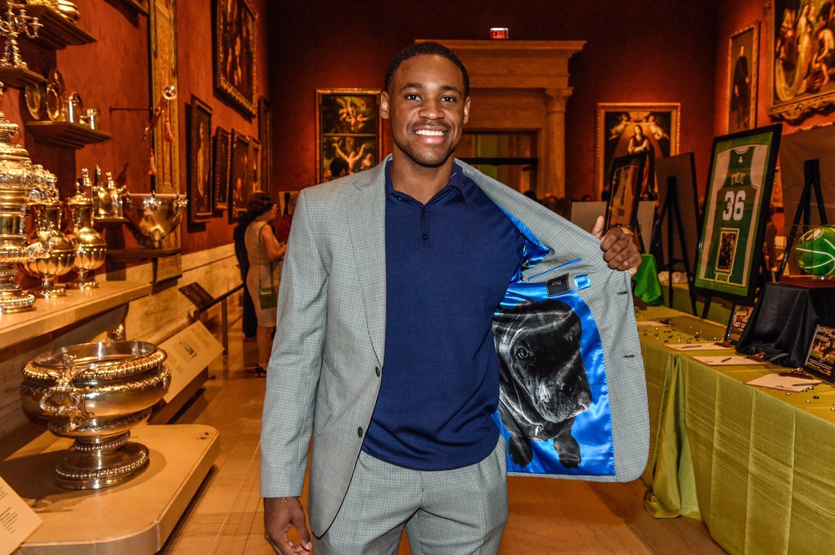 . @D_Jay11 shows off his style with the addition of his dog Obi #CelticsGala https://t.co/UaoxZOZK4d