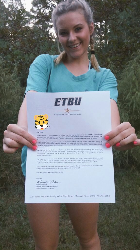 GreerCayla's tweet photo. GO BLUE ON 3! 1-2-3, GO BLUE!!!🐯💙💛 #imgonnabeatiger #homeonthehillbound #whoyaroutinfor #ETBU @ETBUAdmissions https://t.co/lLLXwOpksR
