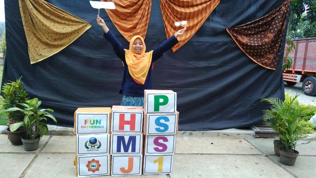 ASusilaningtya1's tweet photo. Ada kebahagian di hari itu
#Fun_Gathering#HMJ_PSS1#latepost https://t.co/q5BDWirbs3