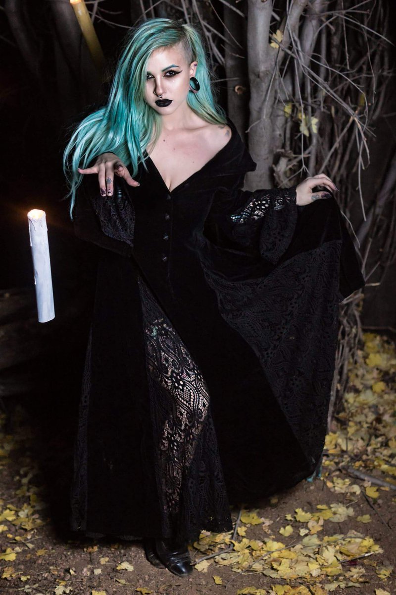 devilnight_uk's tweet photo. Model: Bria Bueno
Photographer: Vinnie W. Photography
Dress: Devilnight
Dress Link:https://t.co/hiMlATm8cg https://t.co/upCP1sXTcR