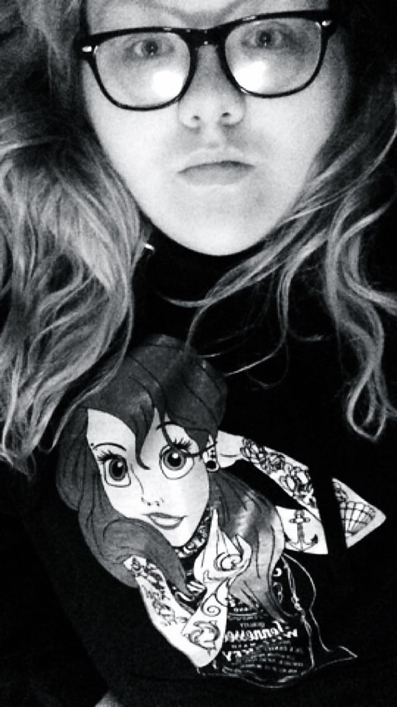 DansLittleLion's tweet photo. My new hoodie is bomb af 👌🏻 https://t.co/M28BodE6oa