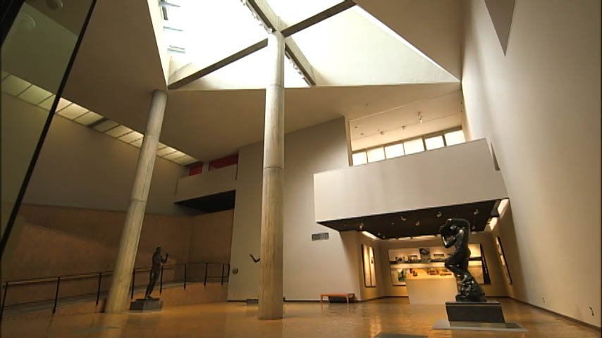 世界遺産 On Twitter 東京 上野にある国立西洋美術館 その１階は １９世紀ホール と呼ばれ 建物の中心には天井を支える９ｍの柱があります いわば大黒柱 この柱には世界に誇る日本の技が生かされていました Https T Co 7vqoctipu2 Twitter