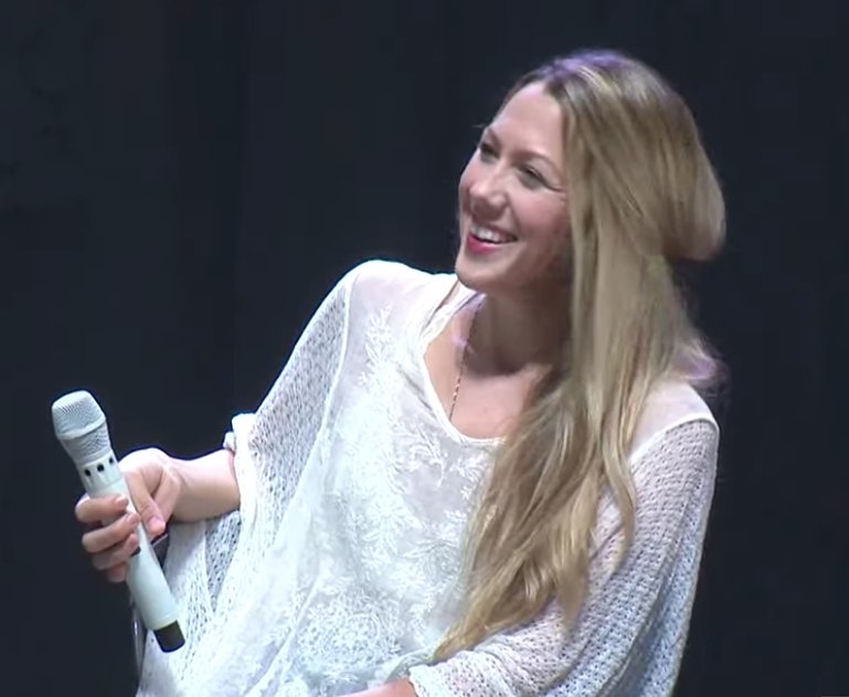 kriss_ia's tweet photo. @ColbieCaillat .. Thank you, Colbie, for sharing your concert tonight! .. It felt very intimate .. Loved the performance! #MalibuSessions 💙 https://t.co/sPEzngBVIL