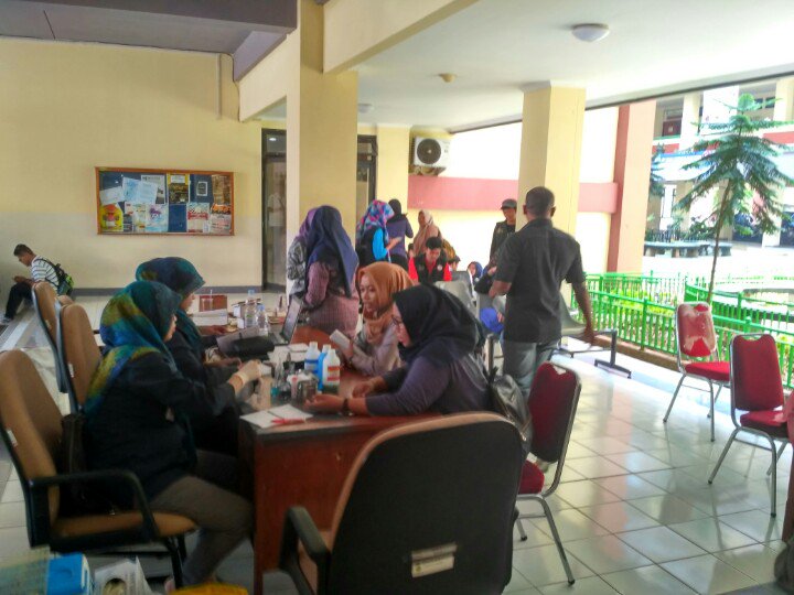 Situasi acara Donor Darah Comdev Days 2016 #AksiNyata #ComdevDays2016 #BloodDonate