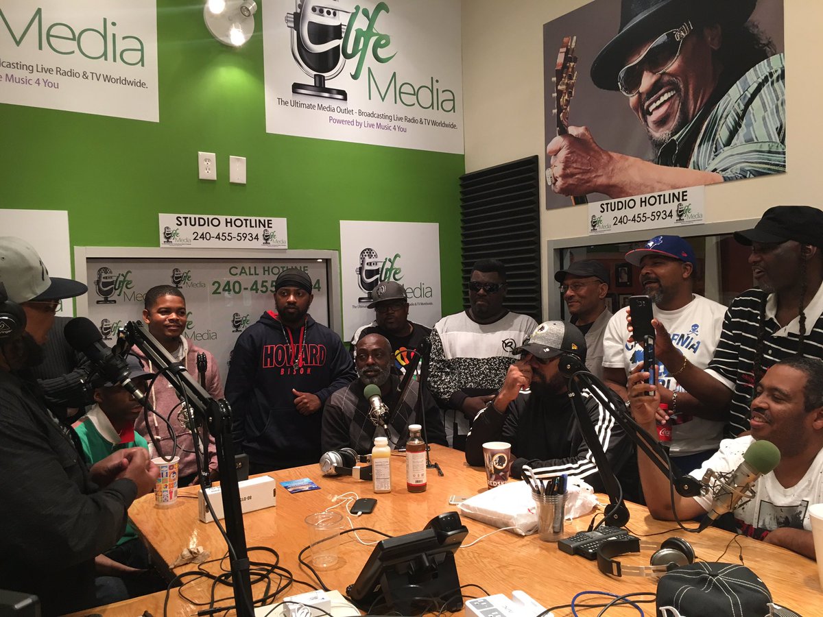 HBCongaHour's tweet image. Epic show tonight. Funky Stuff Winko from the Junkyard Band. Jungle Boogie, Foxy Brown, KP, Love and Buggy...