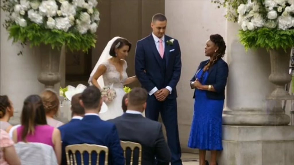 cynregistar's tweet photo. The fantastic wedding of Clarke &amp; Melissa #MarriedAtFirstSight #registrar#celebrant#weddings#renewal of vows#ceremonies https://t.co/PVGh5vU0EI