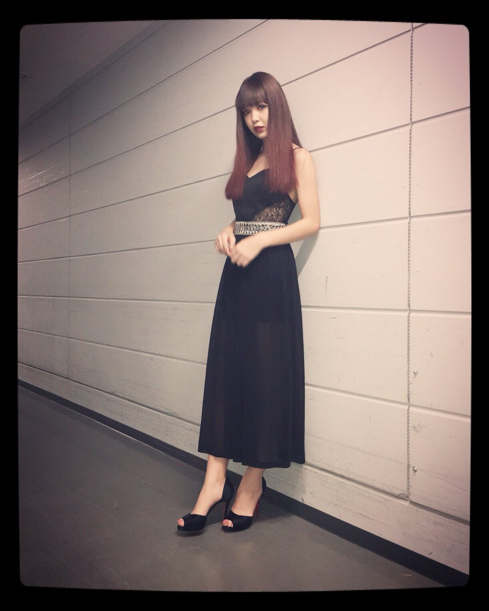 0220nicole's tweet photo. 今日は朝からTHE KISSの発表会見でした🌃✨ドレスを着ておとなっぽく👠

ペアリングとか付けるの夢だな〜🌙
THE KISSさんとコラボもする事も
決まり11月頃にお知らせもするよ☺️

カップルみんな幸せになーれ✨✨
わたしも幸せなーれ✨✨ https://t.co/hBlrkAbqzA