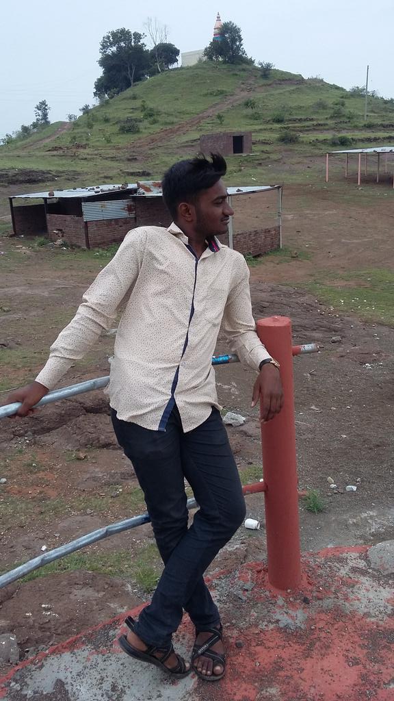 sama4007's tweet photo. मेरा वजूद नहीं किसी तलवार और तख़्त ओ ताज का मोहताज, में अपने हुनर और होंठो की हंसी से लोगो के दिल पे राज करता हैं!!!! https://t.co/B9KCFrIrsB