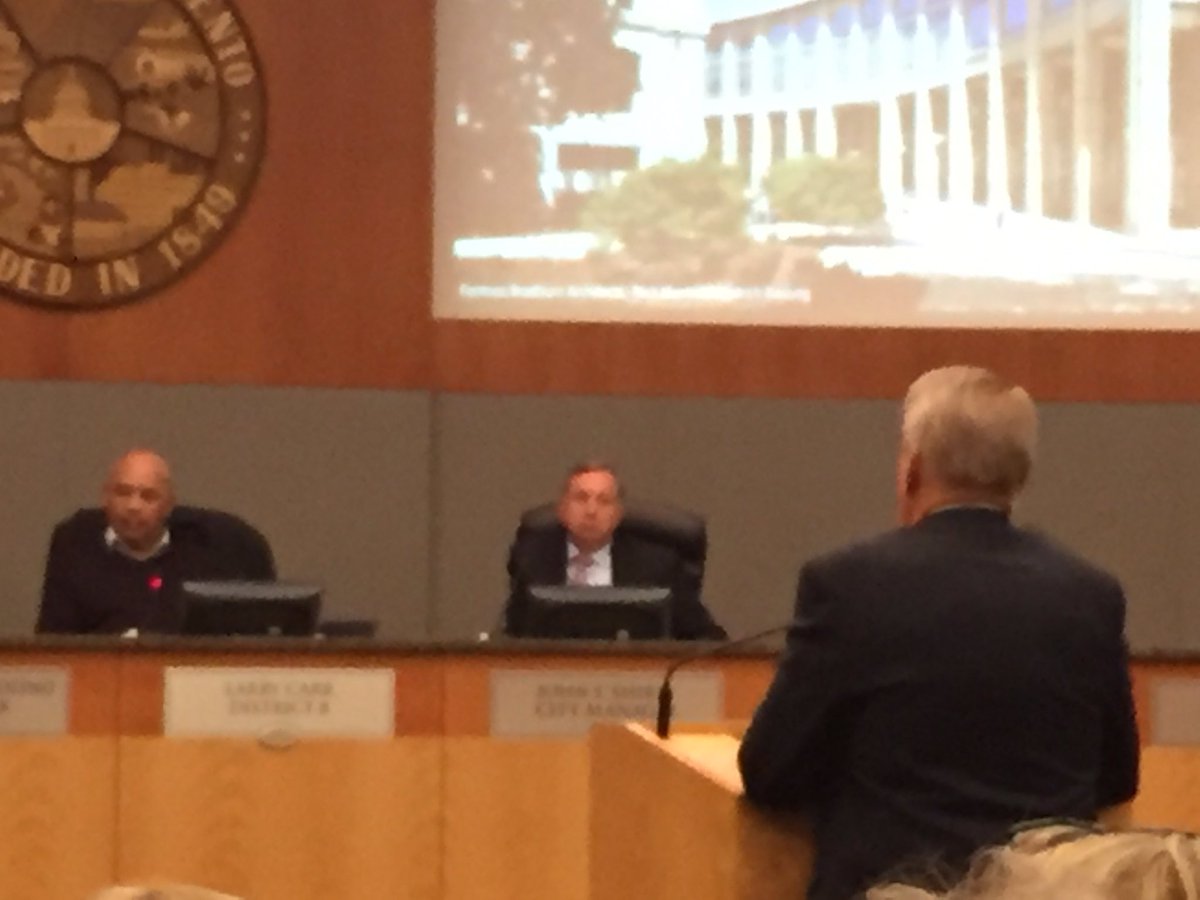 prisc_enriquez's tweet photo. #Transform916 bad pic but #amazing opening supporter @sacregcf board member #DennisMangers to advance #arts and #culture @TheCityofSac https://t.co/ToywlT8B2h