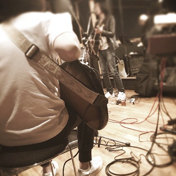 Yuichi_OHNO's tweet photo. Haru.Robinson のリハを聞きに来てます。ラフアレンジした新曲をどう演奏してもらうか相談しながら進めます。 https://t.co/stnrEraV6y