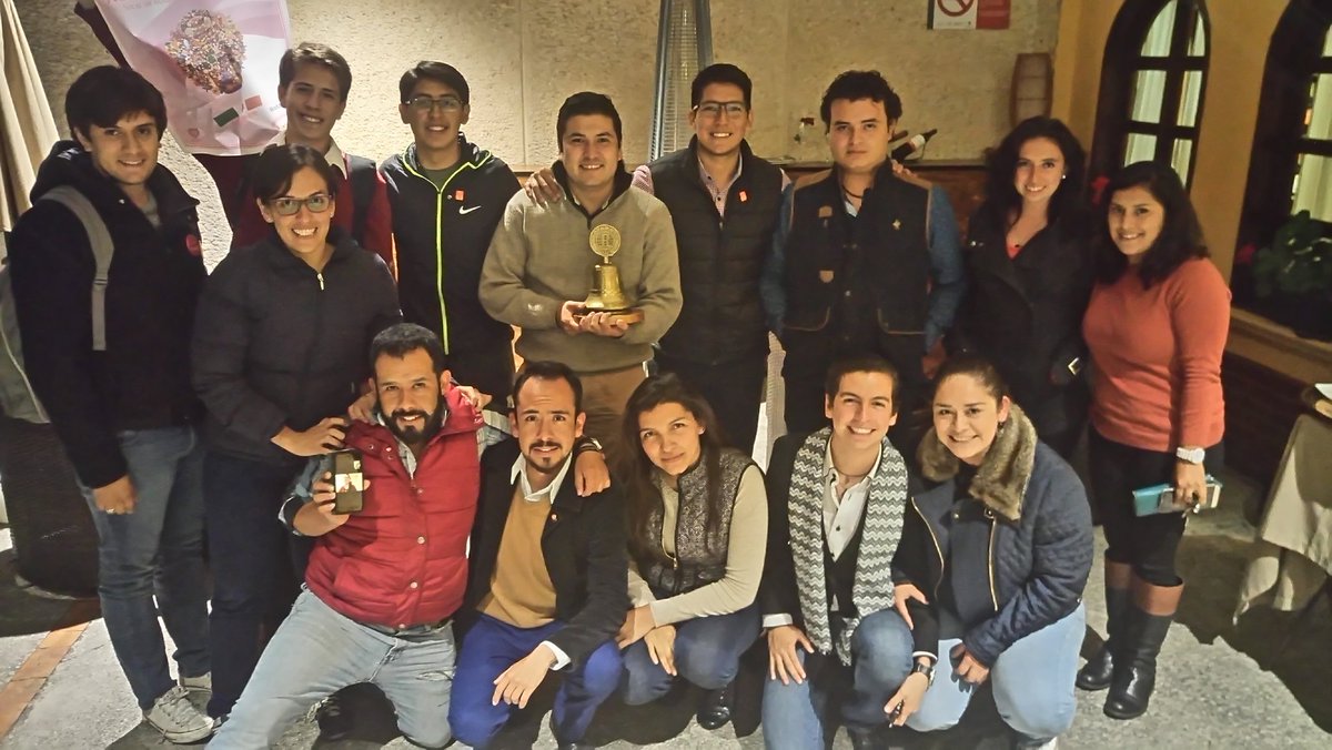 rotaractmetepec's tweet photo. Exitosa y productiva 15va sesión del Club Rotaract Metepec. Dar de sí, antes de pensar en sí. https://t.co/AGuCwcInu3