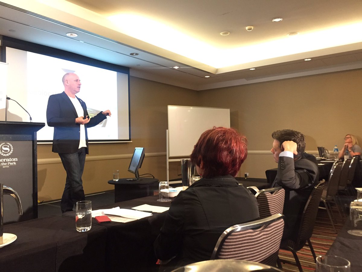mellindquist's tweet photo. Fair point. When does customer service using #technology become big brother/stalking? @spence7zero @AMI_Marketing_ #MarTech2016 #AMI https://t.co/gLcNMX886v