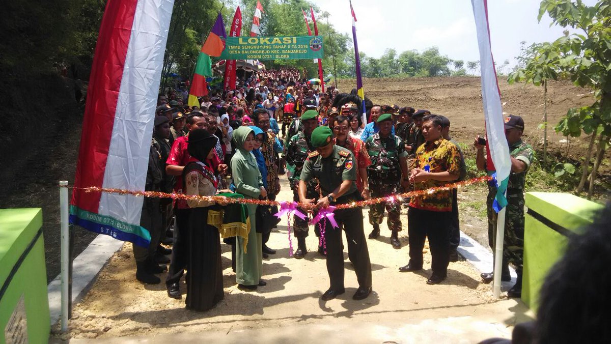 peresmian jembatan dalam rangka TMMD Sengkuyung 2
