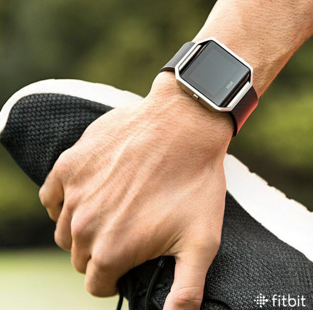 INTERSPORTmda's tweet photo. Track every moment of your day, with the stylish fitbit #blaze ! https://t.co/iDSeitE8QW