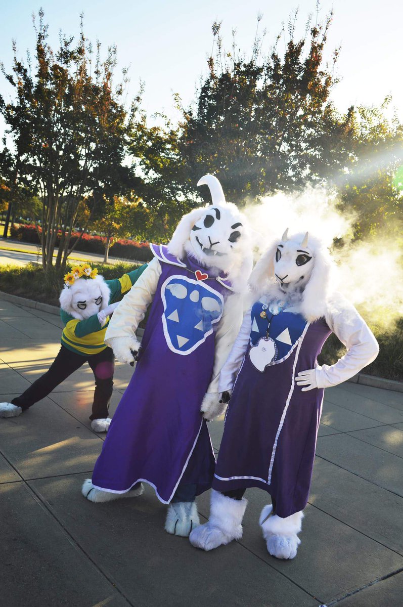 Toriel Vapes tweet media