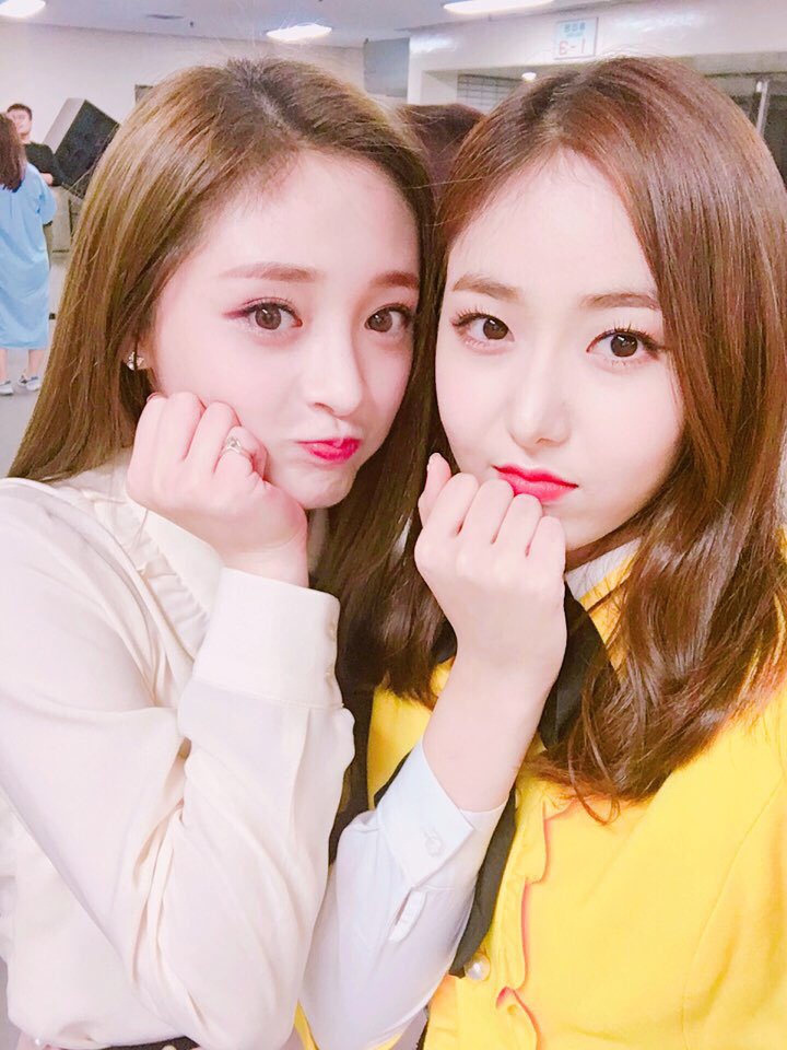 GFRDofficials's tweet photo. #여자친구 #GFRIEND #부산원아시아페스티벌 SBS MTV #더쇼 오늘의 사진 나갑니다~❤️ #신비 친구 결경이도 함께! #아이오아이 #주결경 https://t.co/yQ62xjg2xu