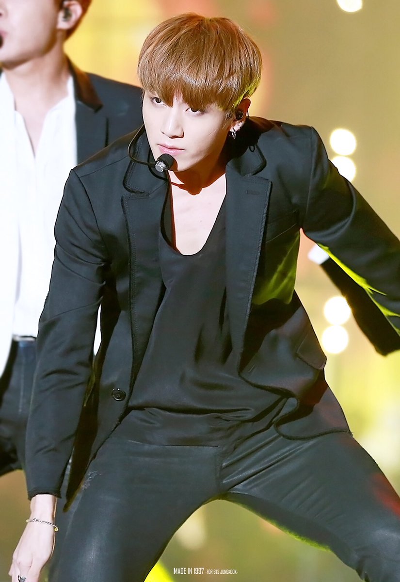 madein1997_jk's tweet photo. 하아...미치겠다ㅠㅠㅠㅠㅠㅠㅠ미모 장난아니시지요ㅠㅠㅠㅠㅠㅠㅠㅠ
#정국 #방탄소년단 @BTS_twt https://t.co/Qx2sbpwwi8