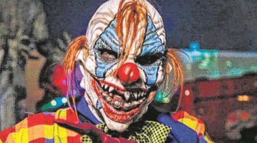 #Grusel-Clown in #Gelsenkirchen gefasst: Jugendlicher verletzte sich bei der #Flucht bild.de/regional/ruhrg… https://t.co/TQnKCTs7Ms