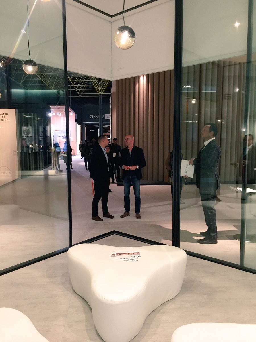 Motorized sliding doors - minimal profiles and maximum lighting by #artline and <a href="/SapaBldgSystem/">Sapa Building System</a>