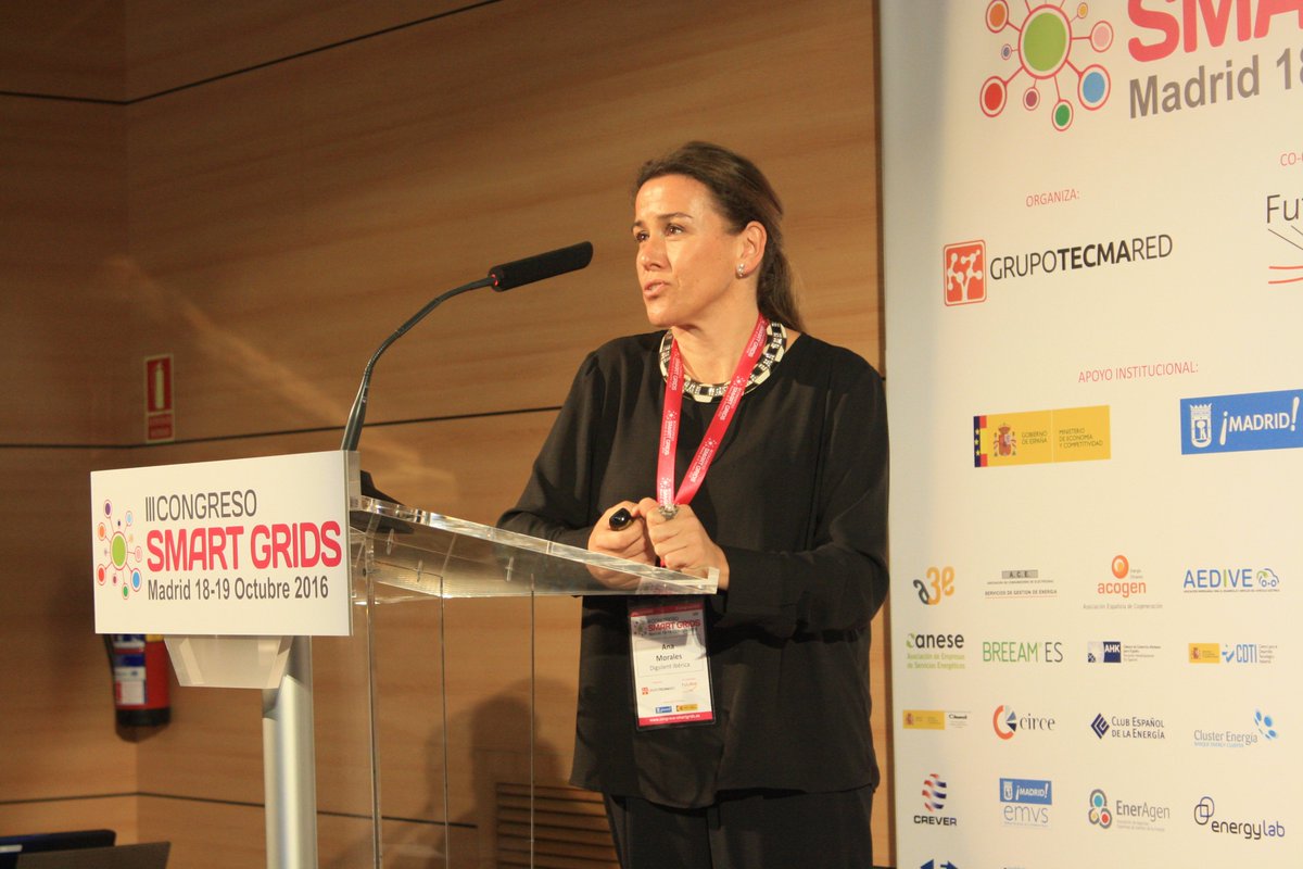 CongresoSG's tweet photo. Ana Morales @DIgSILENT_Iber Nuevos #AlgoritmosInteligentes para #RedesDistribución Ponencia en #CongresoSG3 @CongresoSG https://t.co/wQJ66SEF7X