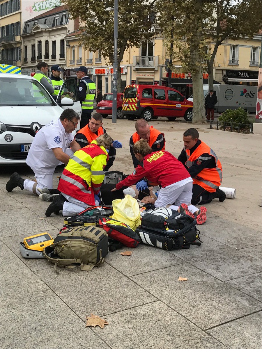 Prefecture42's tweet photo. Venez à la rencontre des acteurs de votre #sécurité jusqu'à 16h aujourd'hui place Jean Jaurès à Saint-Etienne #RSI2016 https://t.co/42qqMNKugo