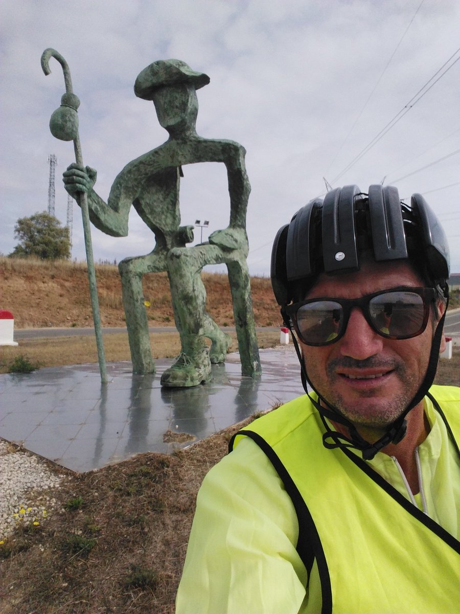 Camino Francés a Santiago de Roncesvalles a León, 480 km en 4 días, esfuerzo físico y oxigenado de mente y espíritu.
caminodesantiago.consumer.es/mobile/los-cam…