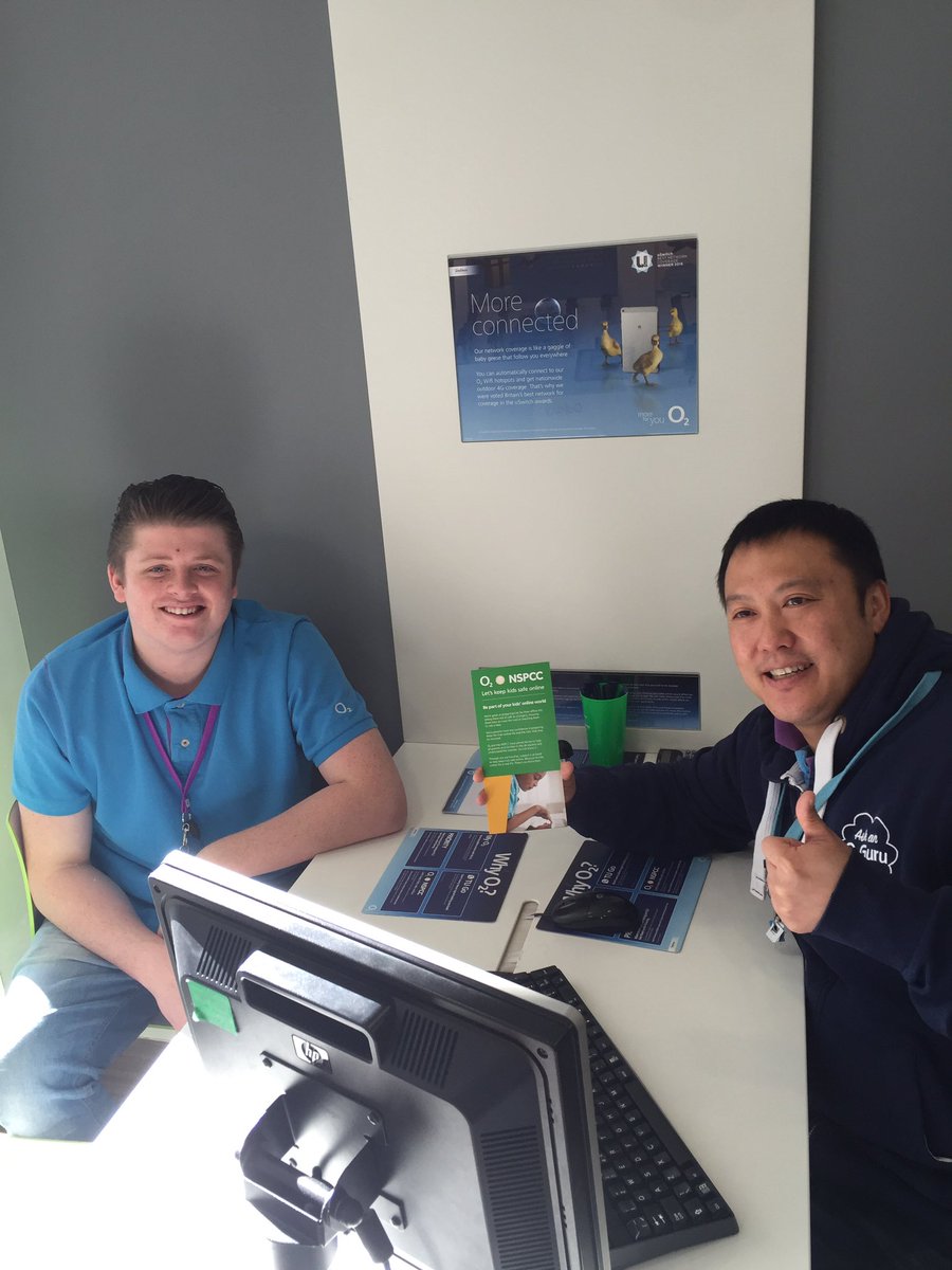 JakeArnold12's tweet image. Our guru sharing his knowledge on Nspcc with the team #O2SmallTalks @daleclark22 @lindasfjones #keepkidssafe