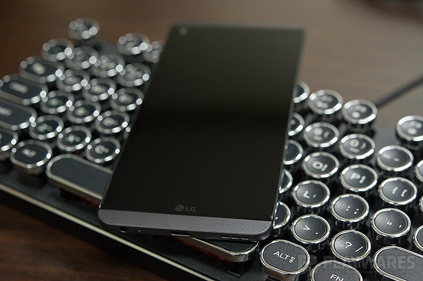 ABKO_HACKER's tweet photo. 요즘 화제인 LG V20과 앱코 레트로써클키캡 키보드 K850, K830
LG V20 (LG-F800) https://t.co/NQ8T34zAMi
#앱코 #플레이웨어즈 #V20 #ABKO #레트로써클키캡 #감성키보드 #K850 #K830 https://t.co/EKfNI2fpbE
