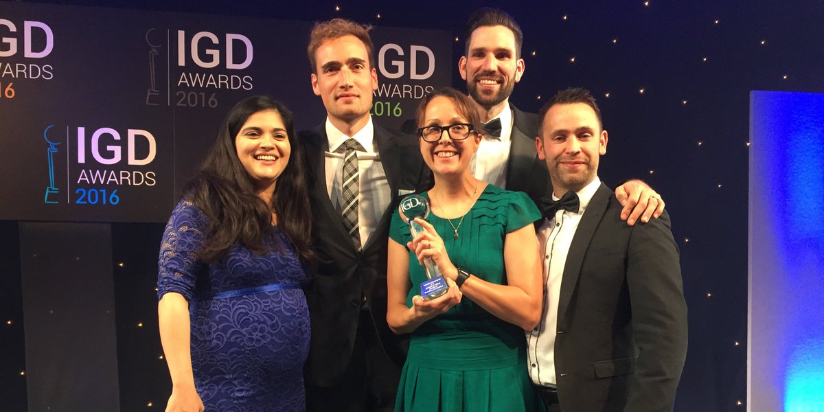 Proud to win <a href="/RetailAnalysis/">Retail Analysis</a> award. THANKS to colleagues, <a href="/FareShareUK/">FareShare</a> &amp; <a href="/FoodCloud/">FoodCloud</a> for helping us reduce #foodwaste &amp; tackle #foodpoverty