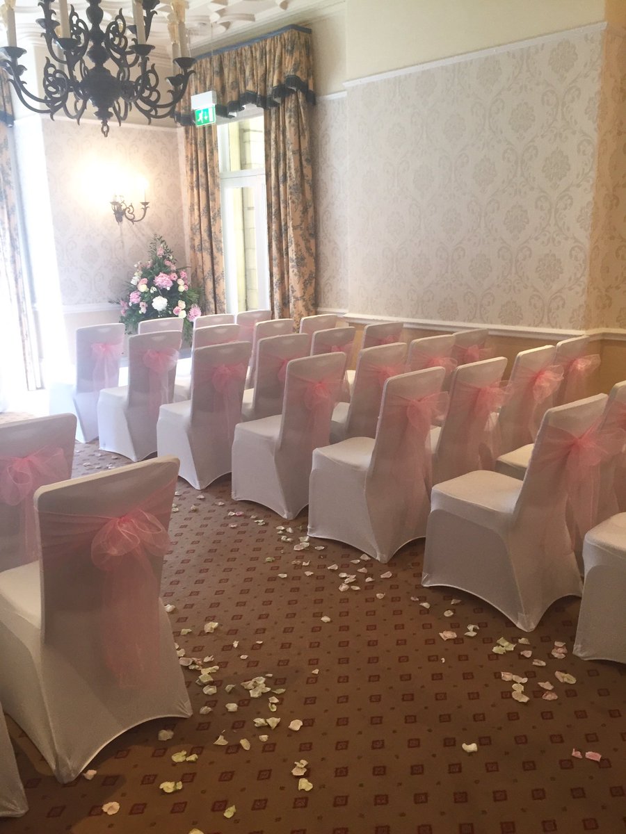 wuavd's tweet photo. Ceremony and post box set up @weetwoodhall in the Jacobean suite a couple of weeks ago #weetwoodwedding #leeds #wedding https://t.co/DyvX7pJZQC