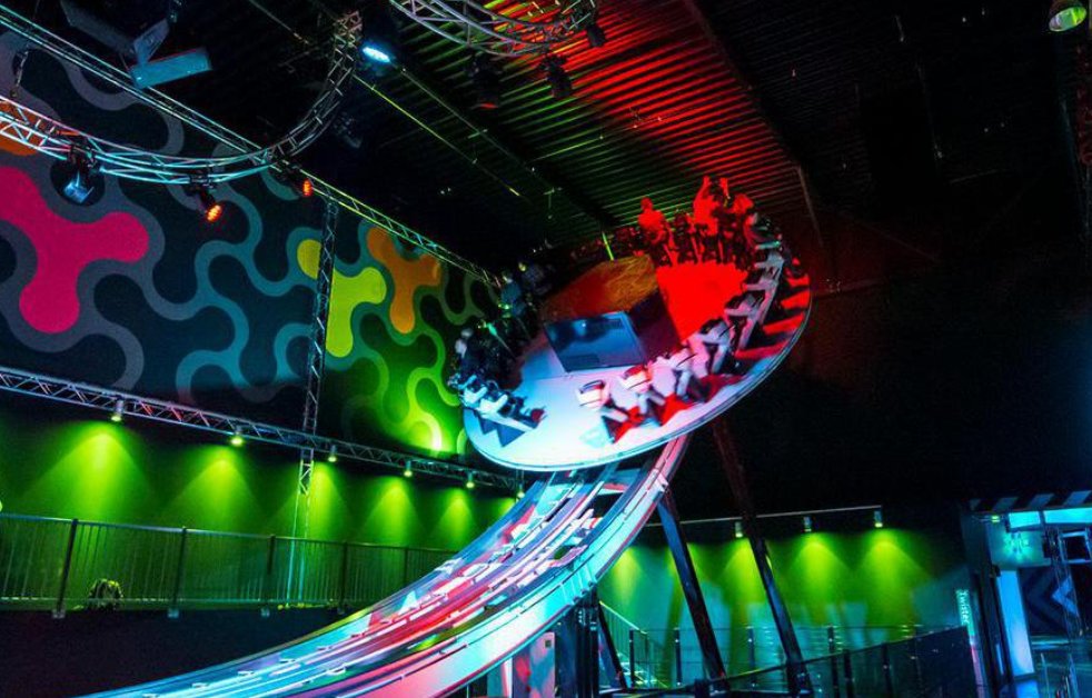 volkskrant's tweet photo. #Yumble zou het attractiepark van de toekomst worden, vol virtual reality en 3D. Maar het bleef akelig stil
https://t.co/iuaqLe6lnV https://t.co/Ts9Wcfwi6b