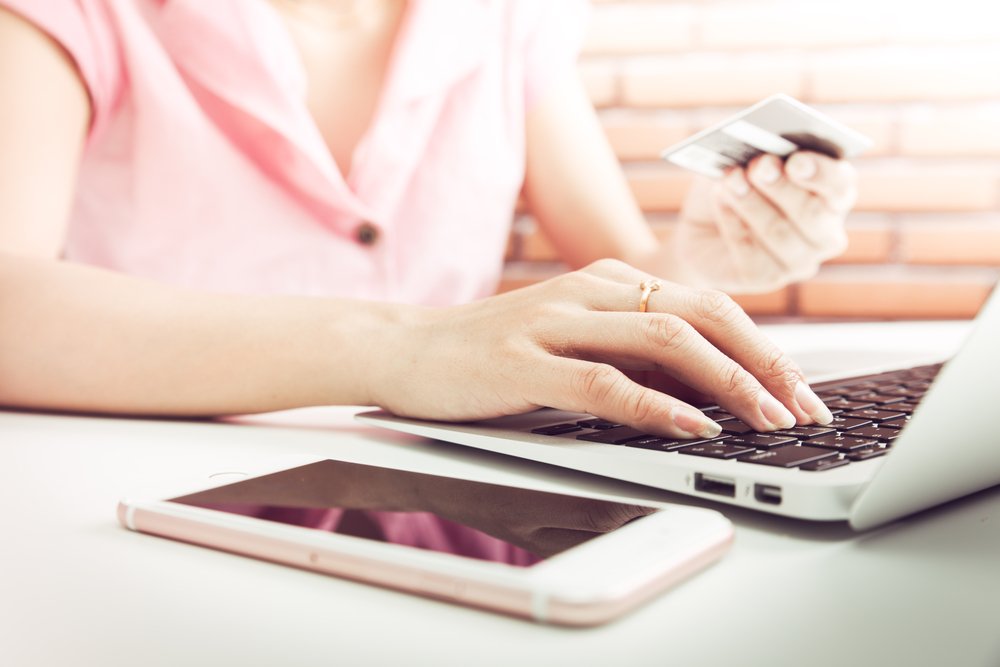 Ecom_NationFR's tweet image. 📦 ⚠ Comment les français se comportent face à des produits en rupture de stock ? #ecommerce buff.ly/2e1Ql9i