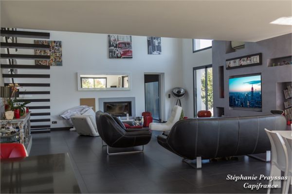 dotbat's tweet photo. RT CyrilLAYROLLE "vente maison lot et garonne agen https://t.co/sTI6nPLZCV k https://t.co/CSj0rQV3dl"